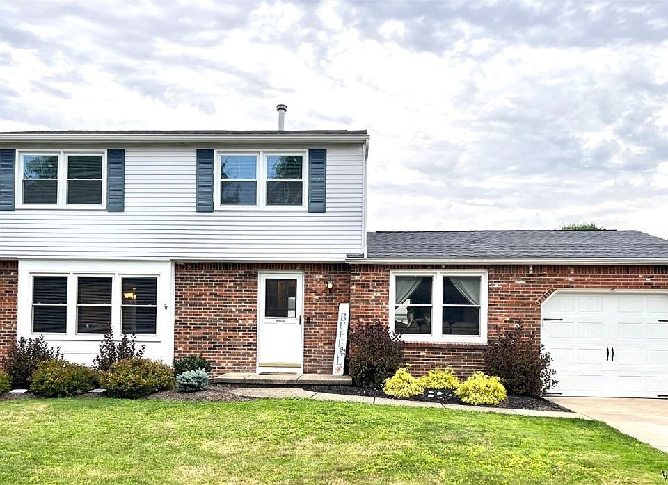 1st image of 42 Oakbrook Dr