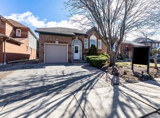 31 Thames Dr N, Whitby, ON L1R2M2