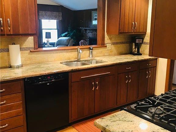 5th image of 706 Twining Ct