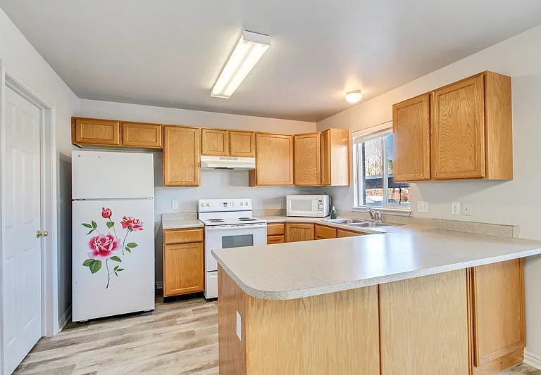 1413 S 1470 E — Photo 3