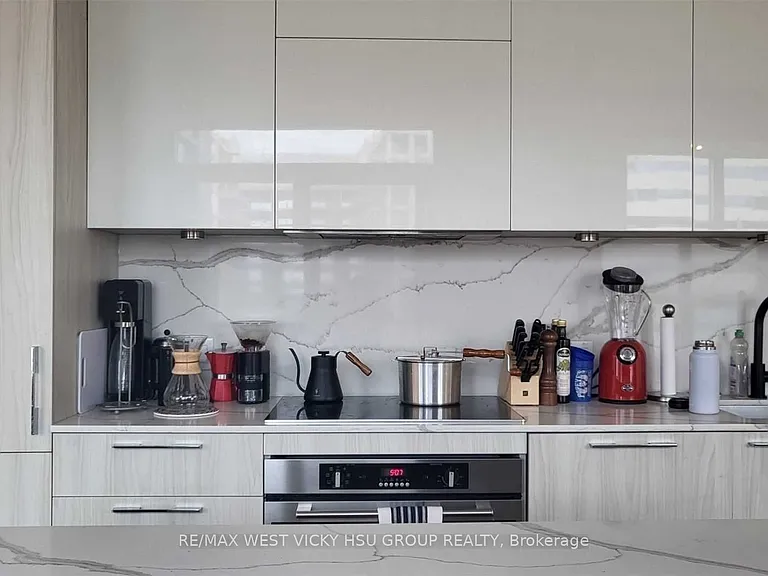 501 Adelaide St W #1011 — Photo 13