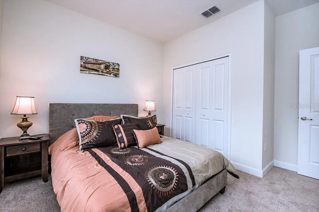 5 bed, 4.0 bath, 2072 sqft, $2,800 — Photo 4