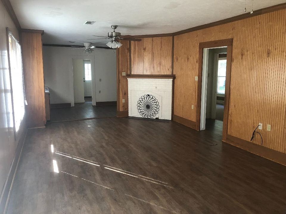 2nd image of 2117 Avenue A