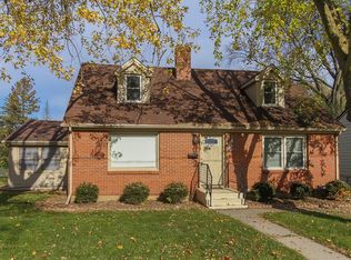 714 Adams St, Elgin, IL 60123