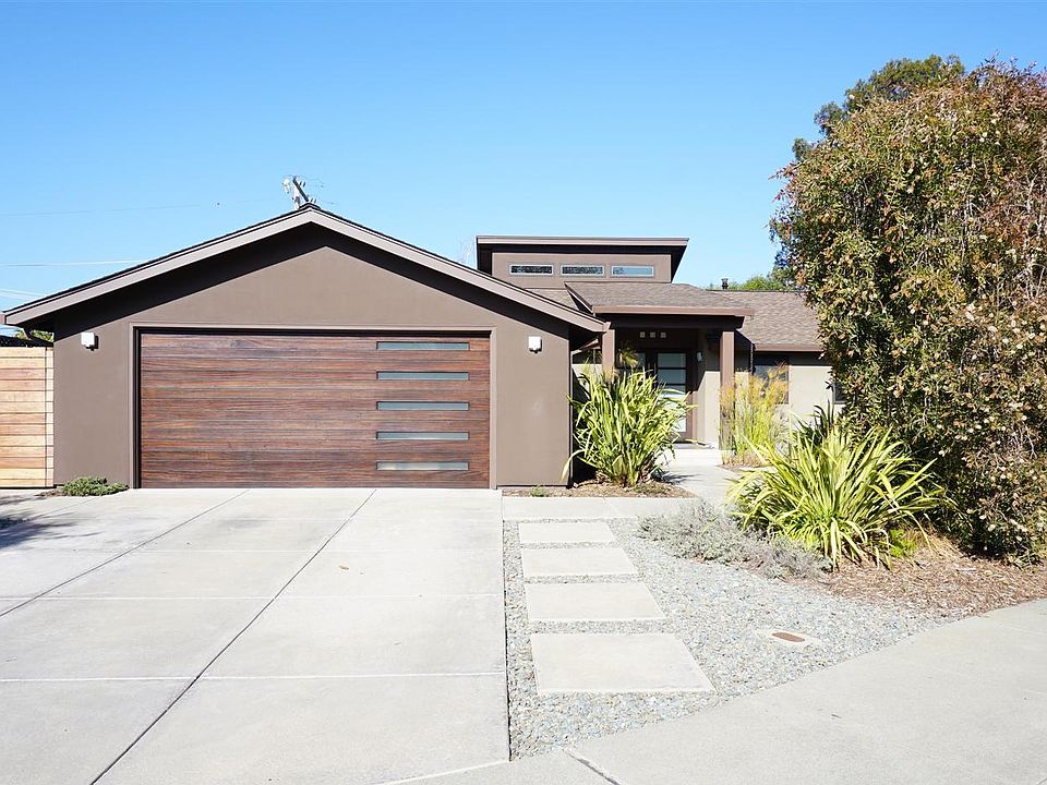 1st image of 168 Villa Nueva Ct
