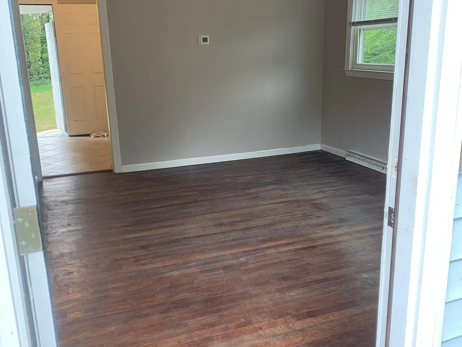 3 bed, 914 sqft, $1,195 — Photo 2