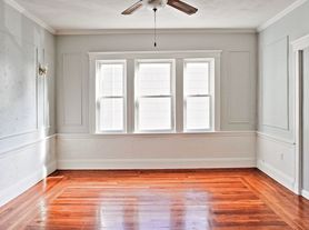 9 Kenilworth St, Malden, MA