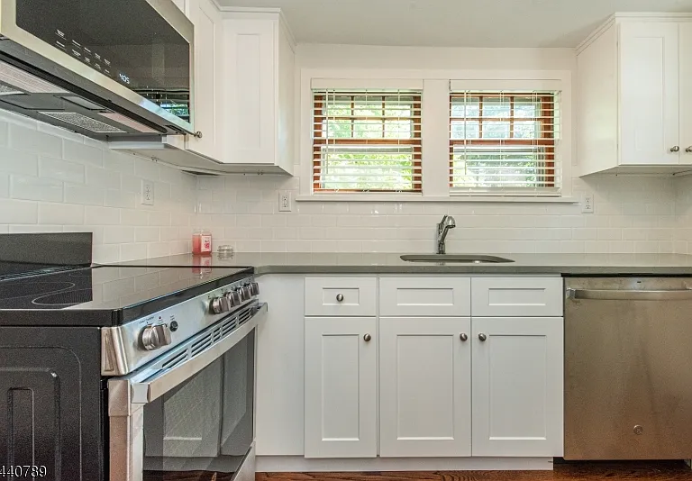 30 Stiles Ave — Photo 15