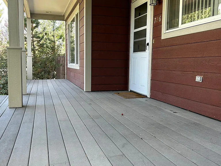726 N 15th Ave — Photo 3