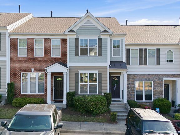 3rd image of 2827 Corbett Grove Dr