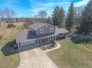 1113 Bradner Rd, Northwood, OH 43619