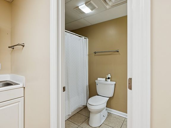 45th image of 4024 Williamsport Pike