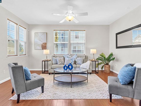 3rd image of 411 Summer Ln