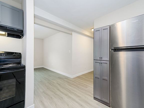 3rd image of 7912 Olde English Rd #218