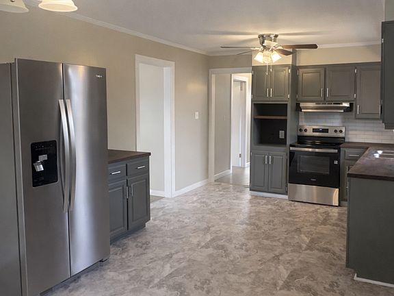 3rd image of 615 Estes St