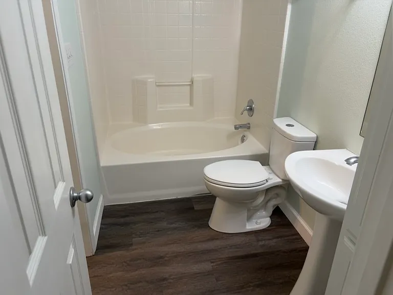 309 W Hickory St #A — Photo 6