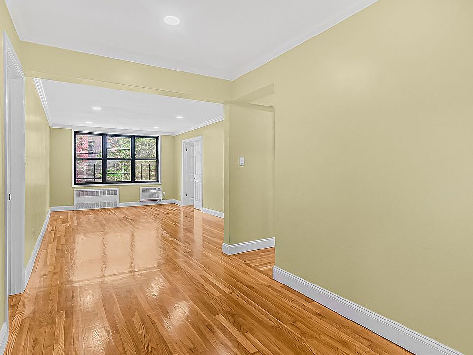 1st image of 1200 E 53rd St APT 3X