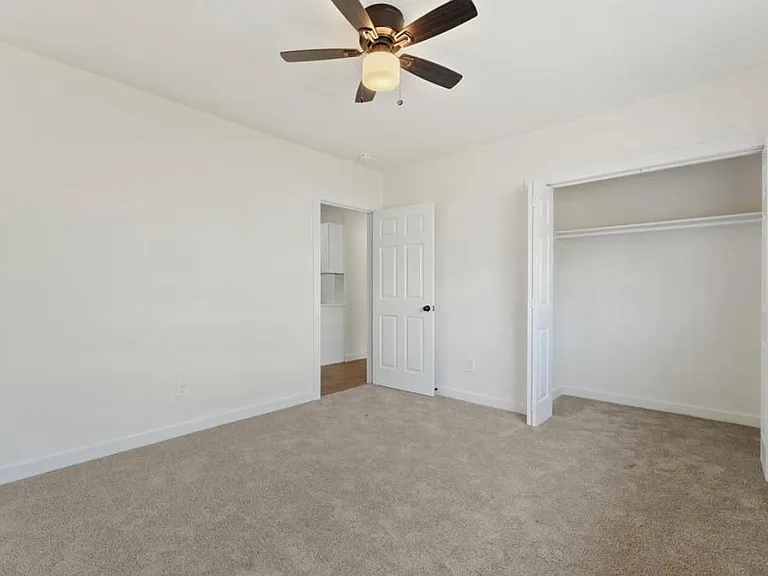 828 Westford St — Photo 16