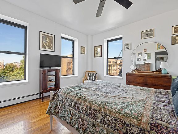 4th image of 910 Park Pl APT 5C