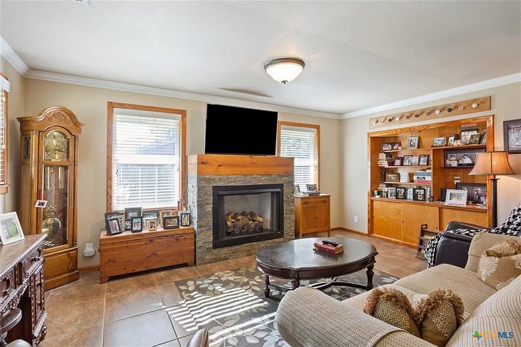 3 bed, 1475 sqft, $1,750 — Photo 2