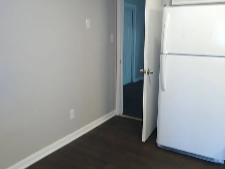305 Lynnwood Dr #H — Photo 3