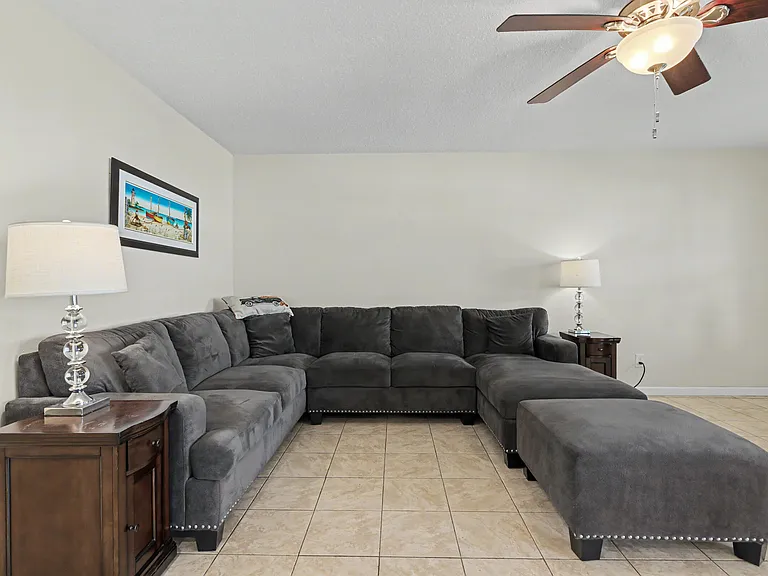2455 NE 51st St #E-207 — Photo 31