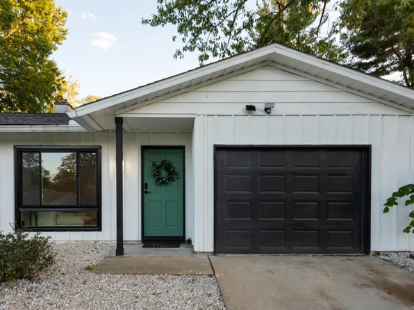 1011 W Meadow Ln, Bloomington, IN 47404