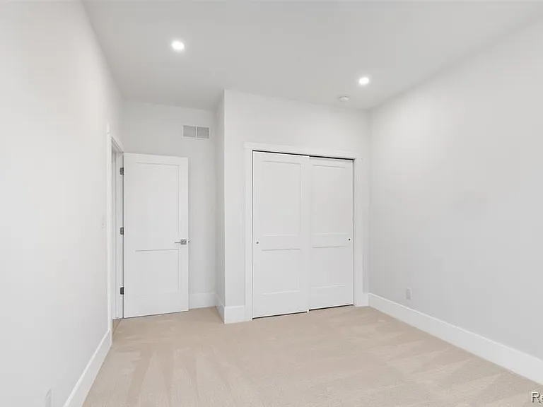 412 S Ctr — Photo 29