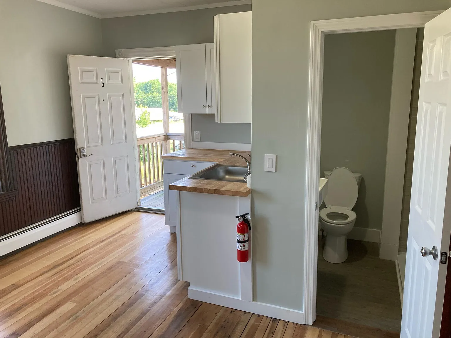2 bed, 775 sqft, $1,900 — Photo 3