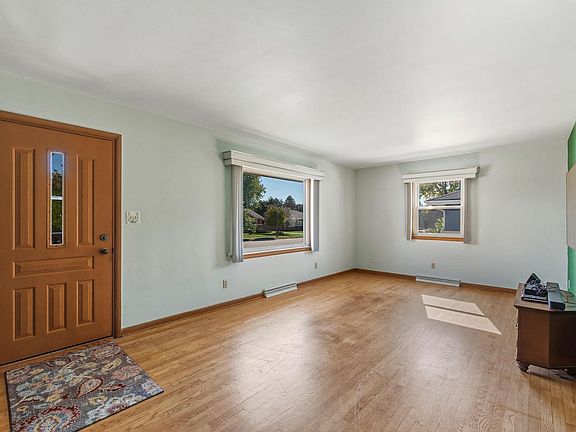 2nd image of 921 3rd AVENUE