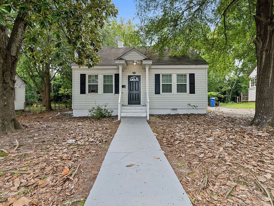 1st image of 207 Windsor Dr