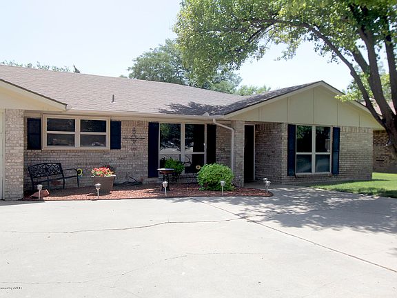 2nd image of 3423 Thornton Dr