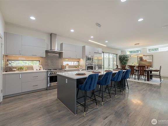 4th image of 3034 NE 89th Street