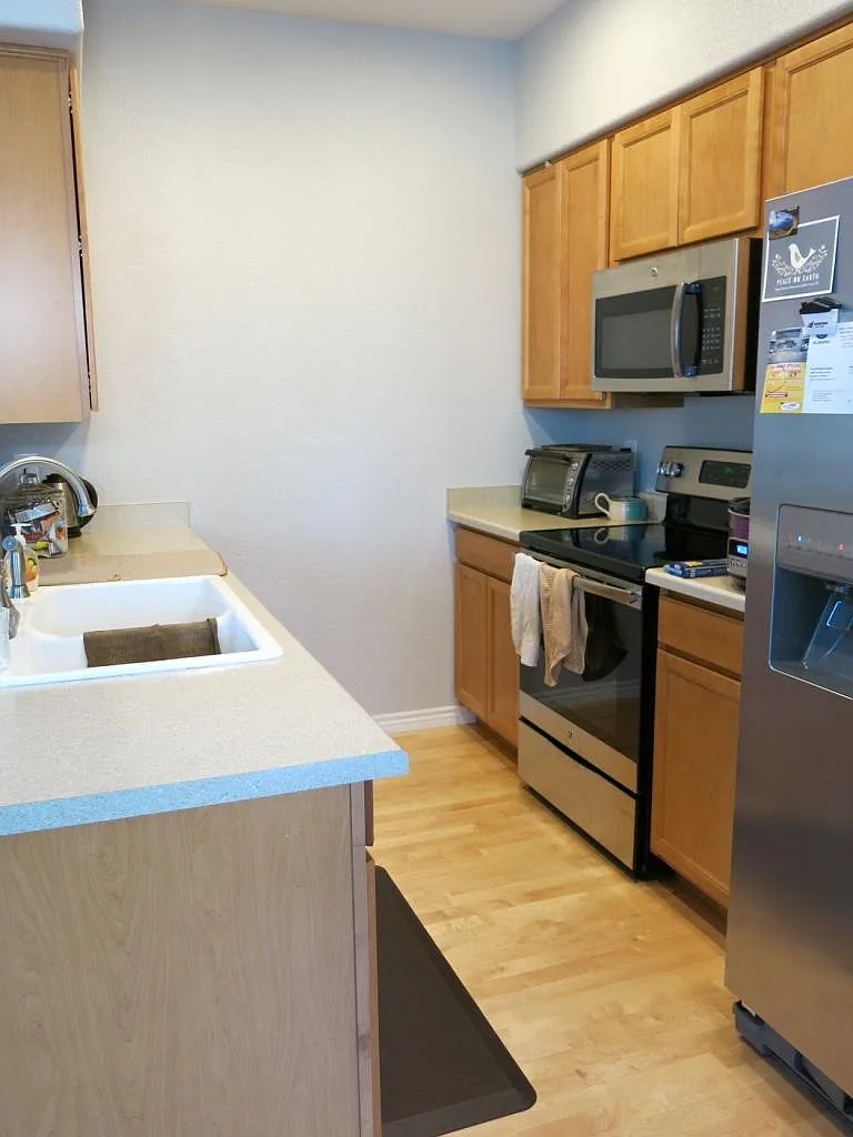 2 bed, 2.5 bath, 1828 sqft, $2,150 — Photo 3