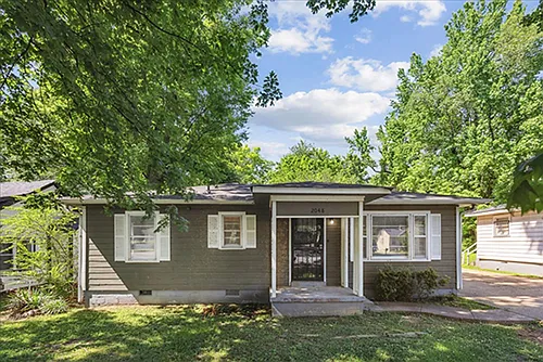 2048 Whitney Ave Photo 1
