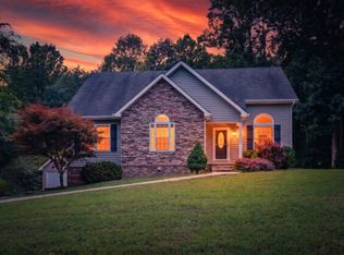 506 Daugherty Ln, Burns, TN 37029
