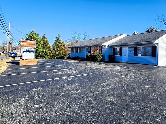 2nd image of 3633 Old Forest Rd