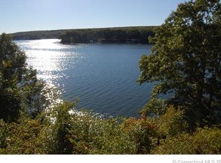 212 Niantic River Rd, Waterford, CT 06385