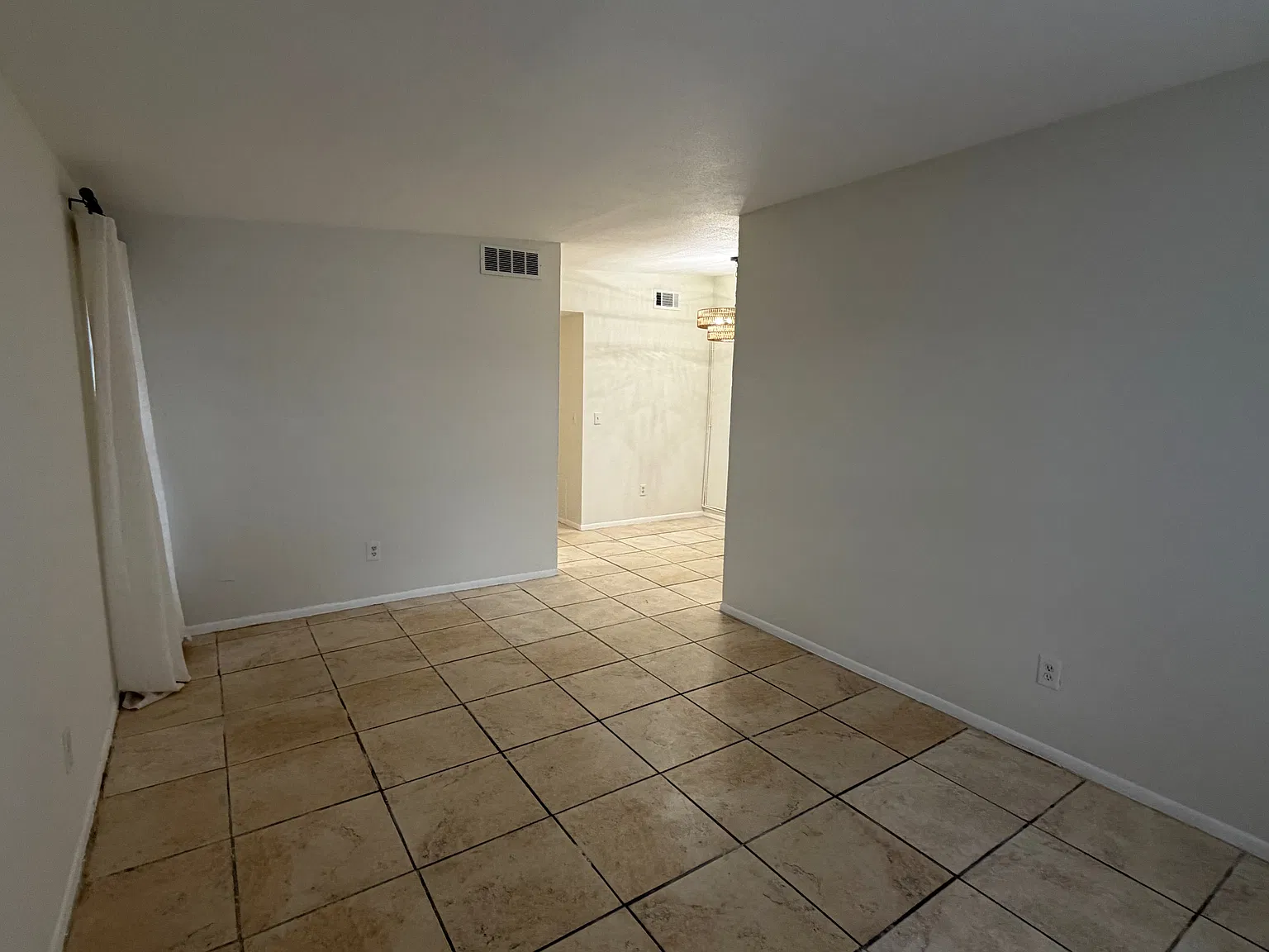 2 bed, 788 sqft, $1,375 — Photo 3
