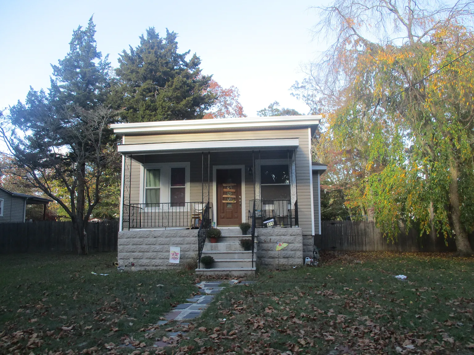 416 Wellington Ave photo 1