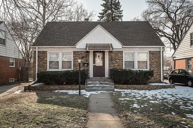 14112 Calumet Ave photo 1