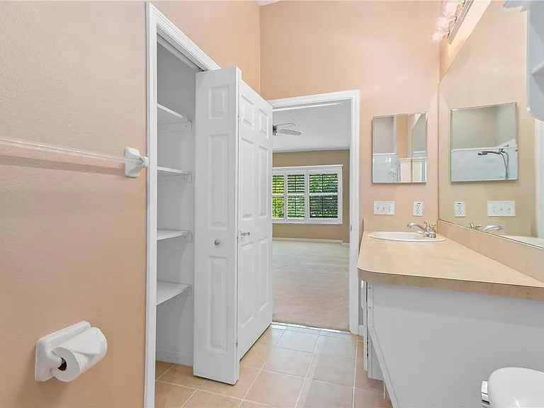 3326 Covered Bridge Dr W — Photo 25
