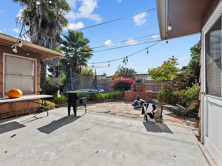 6241 Mary Lane Dr — Photo 20