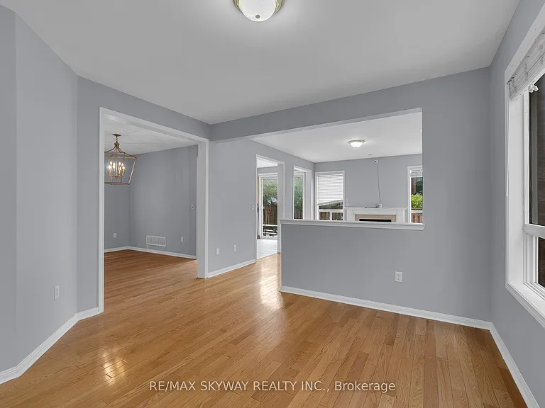 16 Raccoon St — Photo 1
