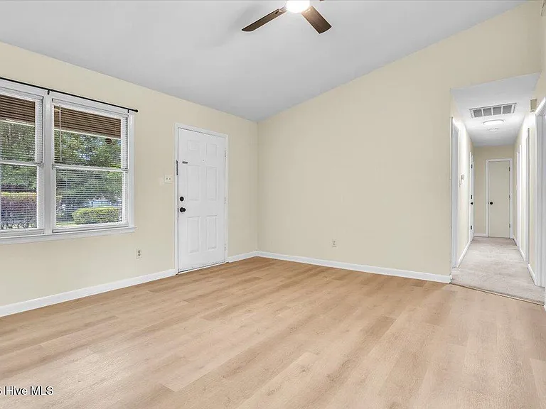 1019 Blue Leaf Pl — Photo 10