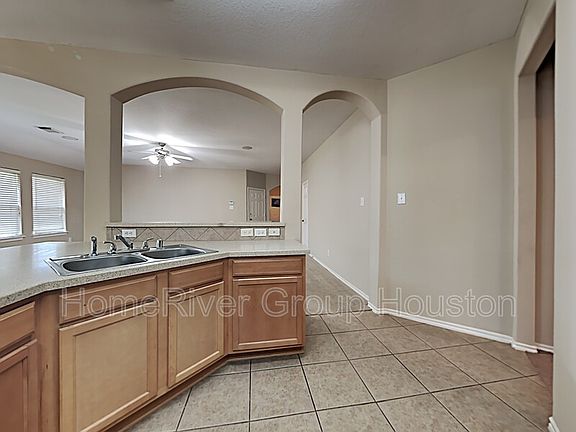 5th image of 8007 Berkely Ct