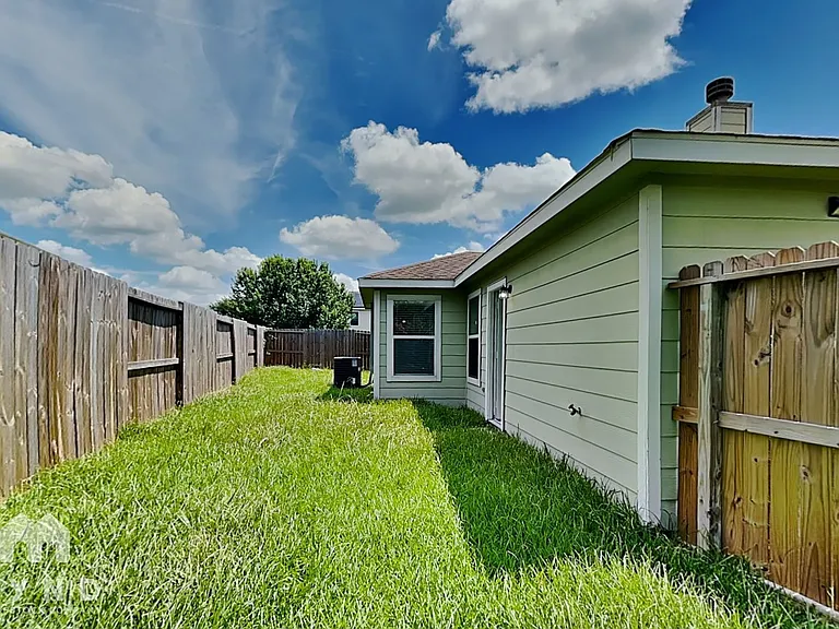 4103 Oakview Creek Ln — Photo 20