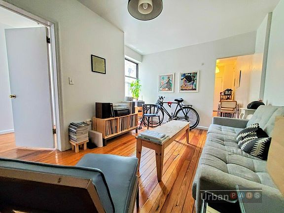 2nd image of 332 Vernon Ave #6