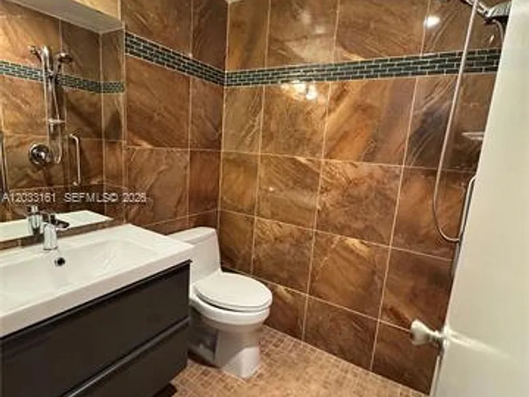 9023 Vineyard Lake Dr — Photo 24