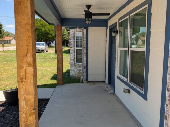 113 E Pecan St